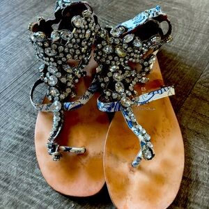 Women’s fashionable sandals!